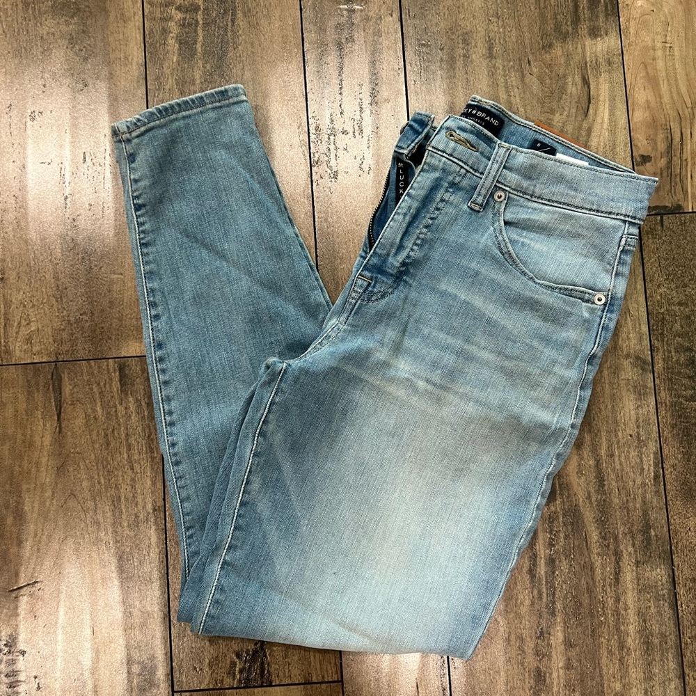 Lucky Brand Ankle Jean - mid rise